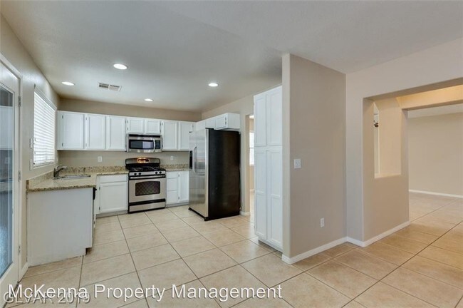 Foto del edificio - 9341 Jumpin Juniper Ave