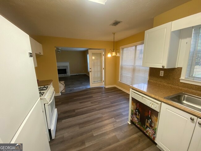 Foto del edificio - 7552 Watson Bay