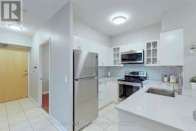Photo du bâtiment - 4978-4978 Yonge St