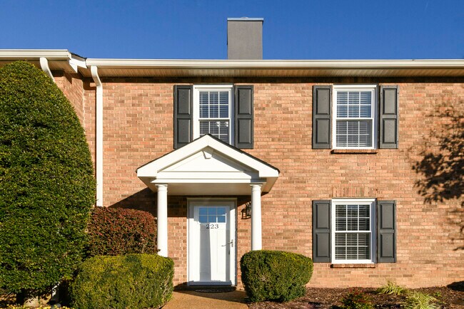 Foto del edificio - 223 Cottage Pl