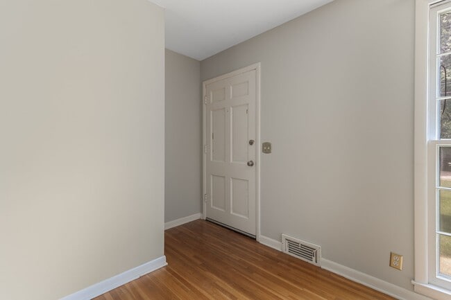 Building Photo - 4815 Danby Dr