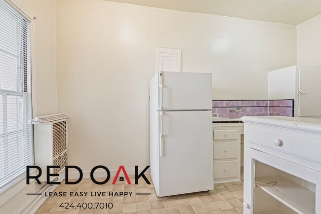 Building Photo - 603 S Cochran Ave