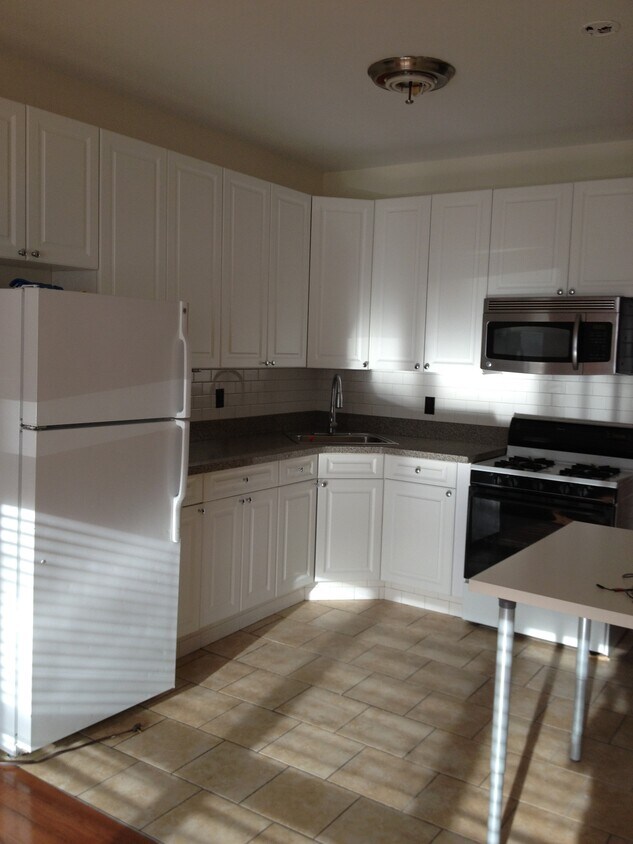 Primary Photo - 57-21 58th St