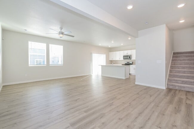 Building Photo - 2146 Flower Blossom Ave