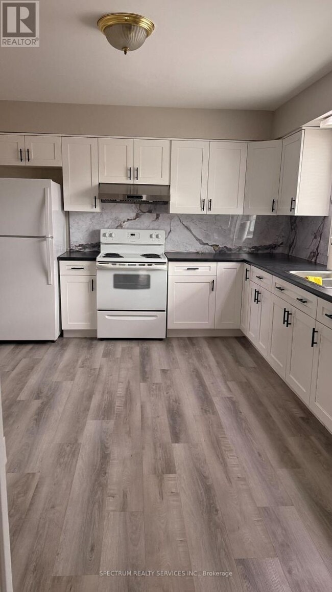 Building Photo - 213 Thistle Down Blvd