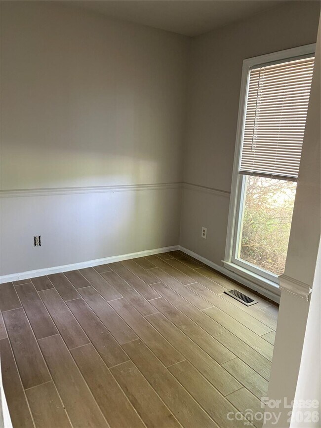 Building Photo - 1708 Village Lake Dr