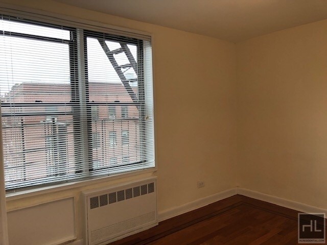 Foto del edificio - Nice 2 Bedroom on Crescent Street Astoria, NY