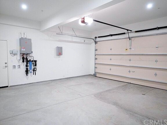 Building Photo - 143 Winnett