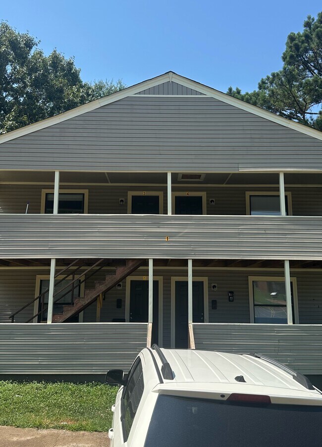 Building Photo - 1 Ashbury Ct