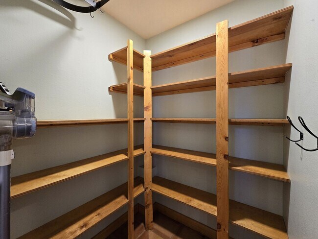 Foto del edificio - Beautiful Urban Park Area Custom Home