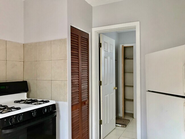 Foto del edificio - 1512 N Greenview Ave