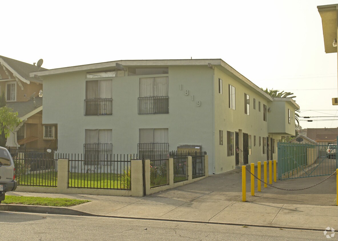 Foto del edificio - 1819 S Van Ness Ave