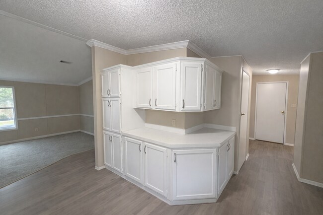 Foto del edificio - Freshly Updated Double-Wide Home in Quiet Community