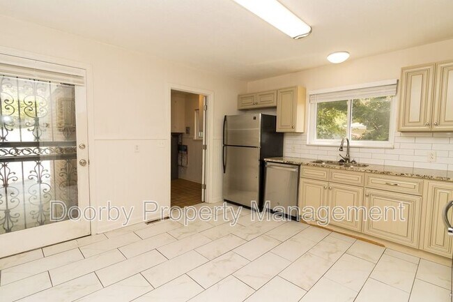 Foto del edificio - 833 Ashland Terrace