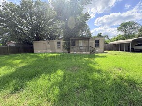 Building Photo - 117 Oxbow Dr