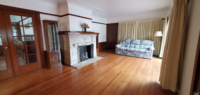 Building Photo - 21 Lincoln Park