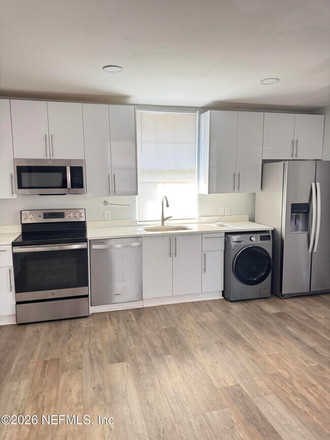 Foto del edificio - 2357 College St