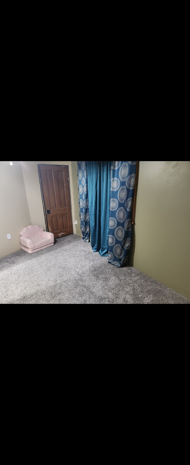 Foto del edificio - 616 2nd Ave NE