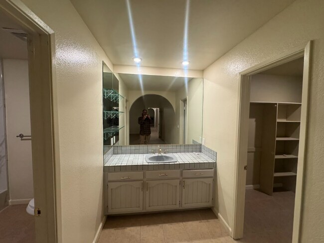 Building Photo - 82338 Gable Dr