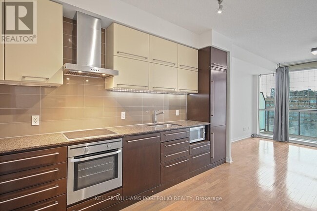 Building Photo - 770 Bay St.