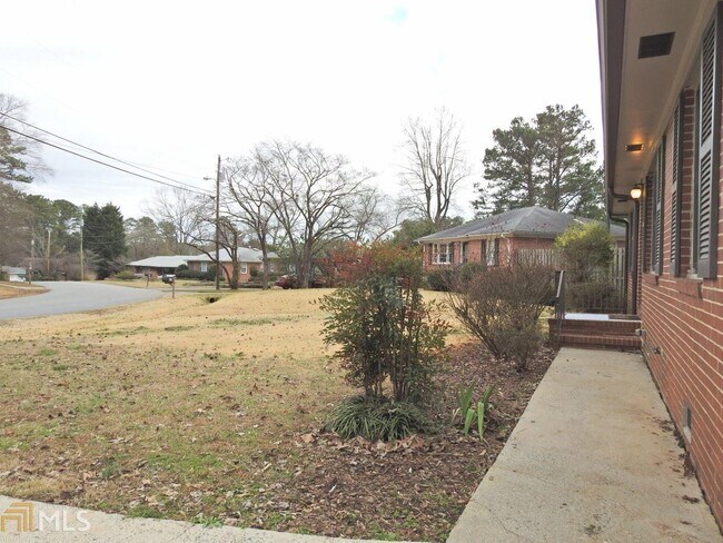 Building Photo - 61 Worthington Dr
