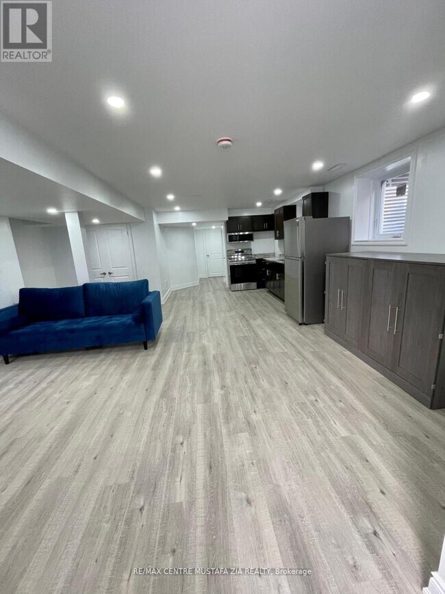 Photo du bâtiment - 1556 Farmstead Dr