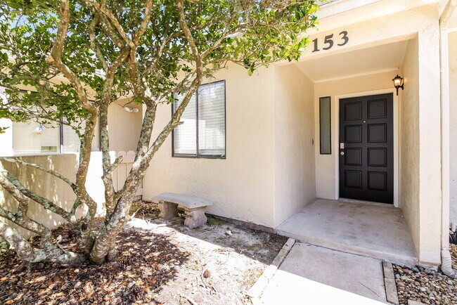 Building Photo - 153 La Pasada Cir S