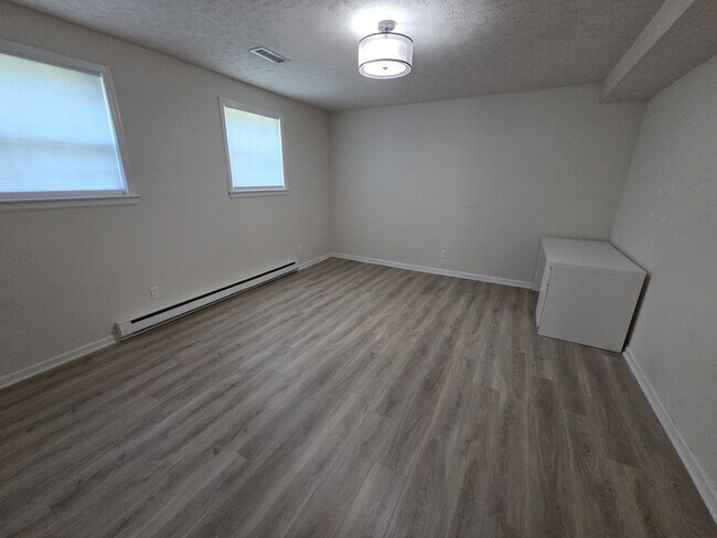 Foto del edificio - College Park Subdivision - 4-5 BR Single Family Home