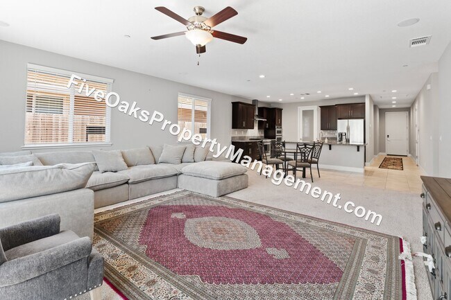 Foto del edificio - 571 Willow Ridge Ct