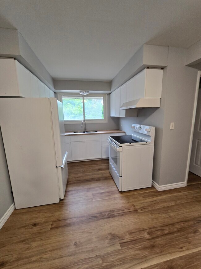 Building Photo - 3 Bed / 1.5 Bath in Chatham – $2,049 + Utilities/month + Parking Included