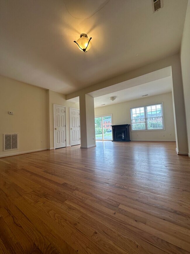 Foto del edificio - New Kent Townhomes