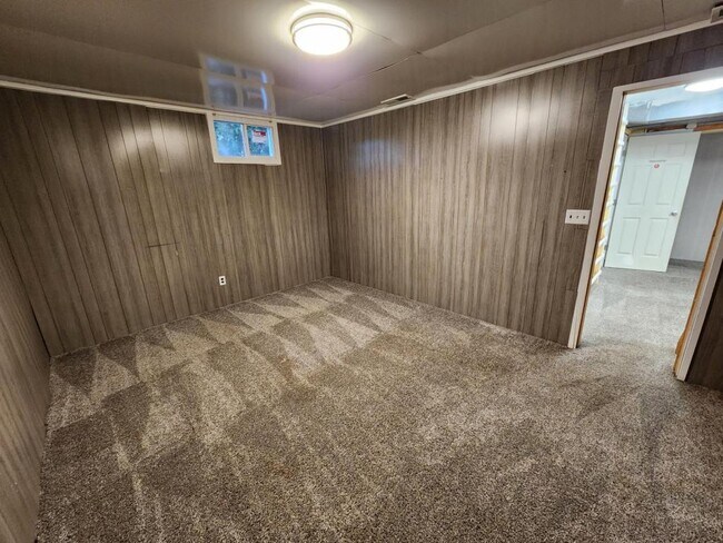 Building Photo - 2318 E Boulevard Ave