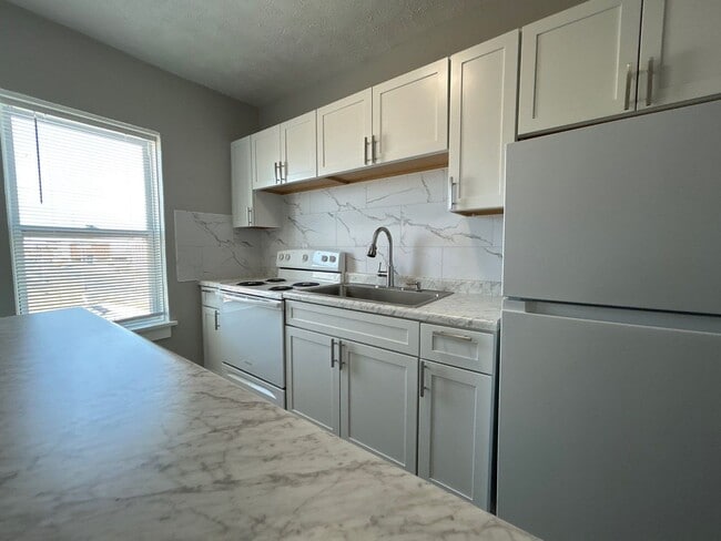 Interior Photo - 723 Ella St Beatrice, NE