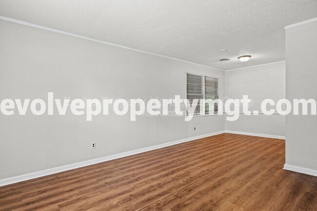 Building Photo - 1716 Cornelia Ln
