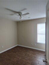 Building Photo - 995 Vale St