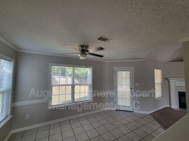 Foto del edificio - 4779 Cold Springs Dr