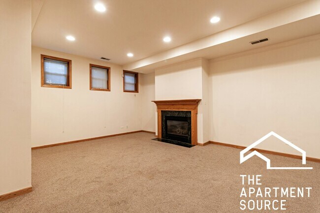 Foto del edificio - 3117 N Damen Ave