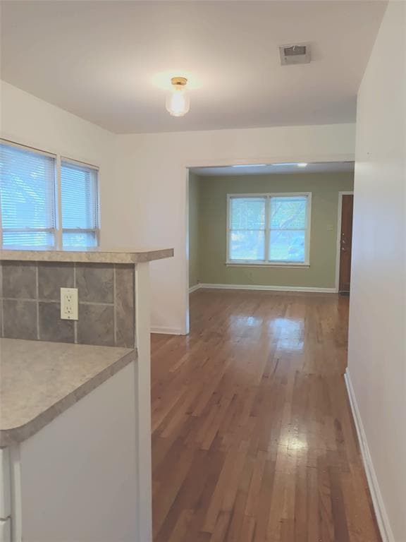 Foto del edificio - 513 E 46th St