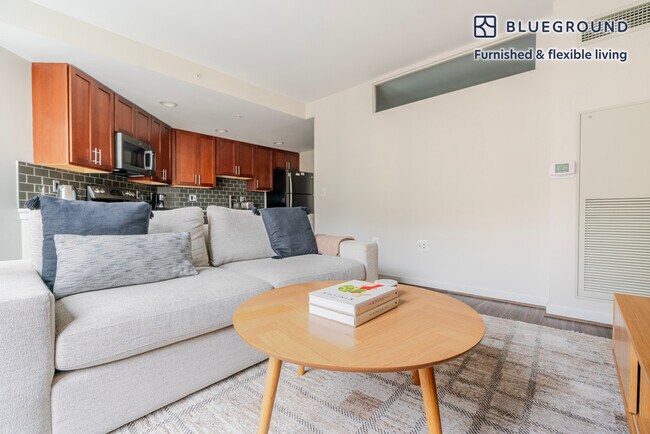 Foto del edificio - 3444 Fairfax Dr