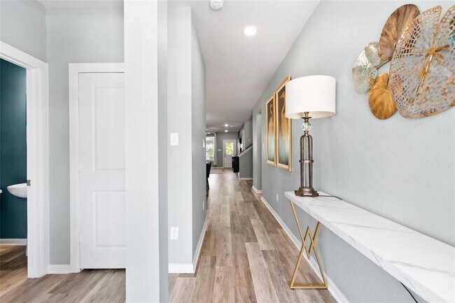 Building Photo - 127 Winged Elm Ct