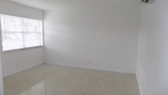 Building Photo - 225 Ocean Breeze St