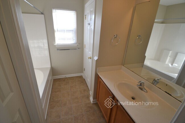 Foto del edificio - 1046 Brianna Way