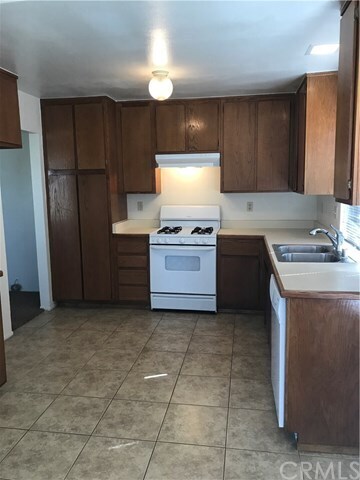 Building Photo - 14937 Silvertree Rd