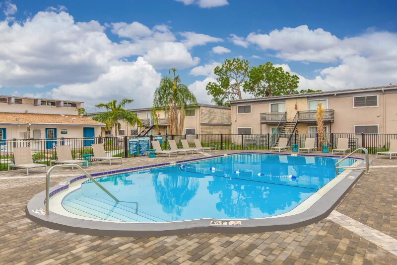 Foto principal - 6522 54th Ave N