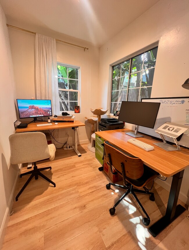 Foto del edificio - 2318 Yosemite Dr