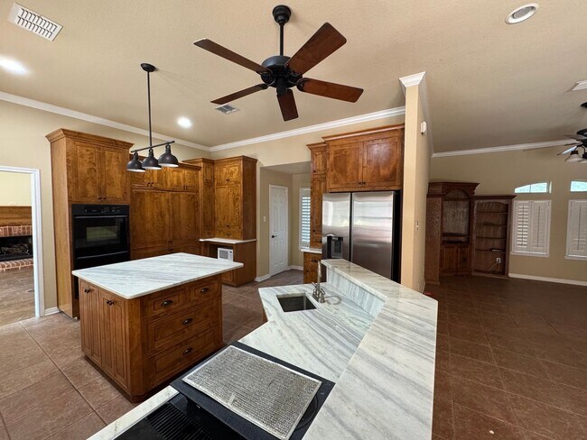Building Photo - Beautiful Corner Lot Estate