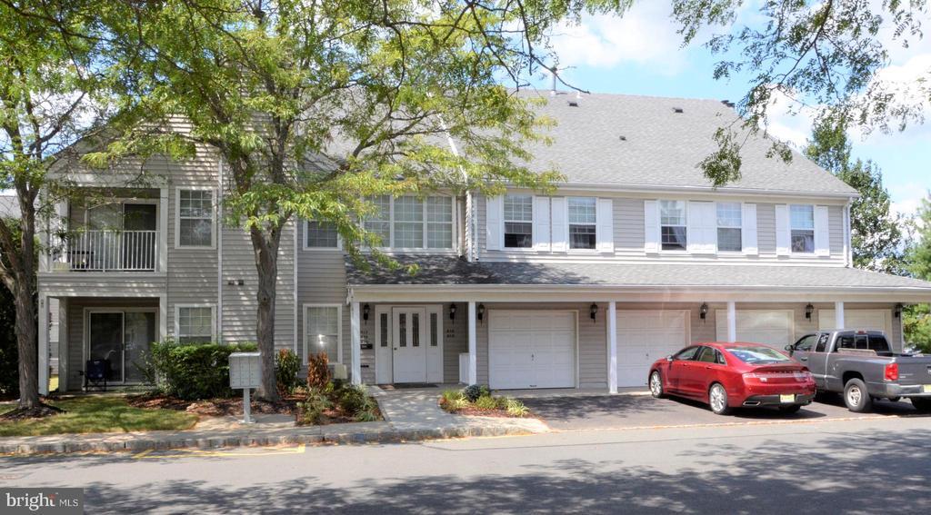 Foto principal - 818 Roundtree Pl