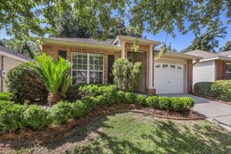 Building Photo - 135 Ivernia Loop