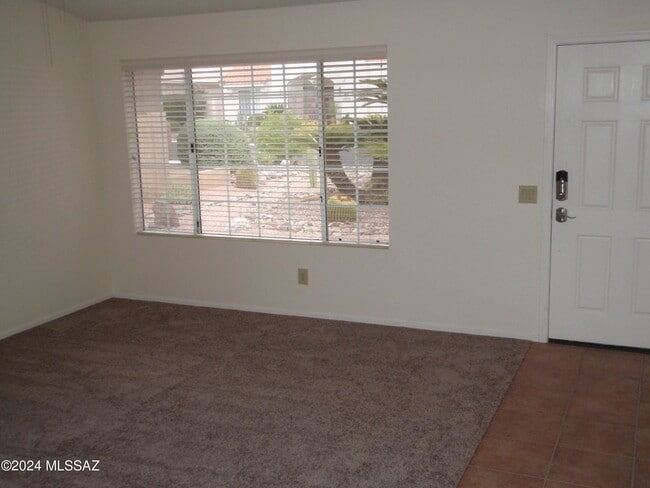 Building Photo - 38040 S Elbow Bend Dr