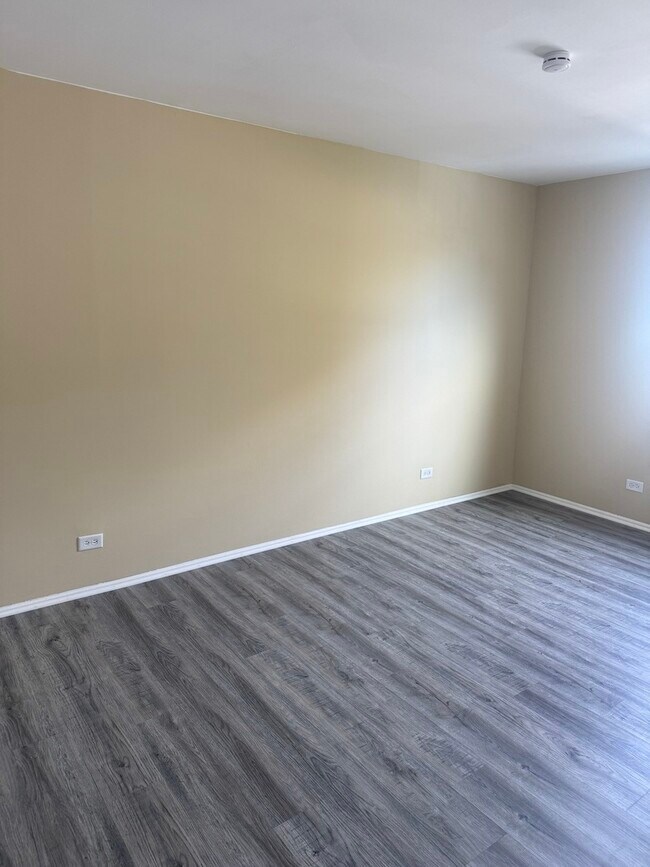 Foto del edificio - 495 Sidney Ave